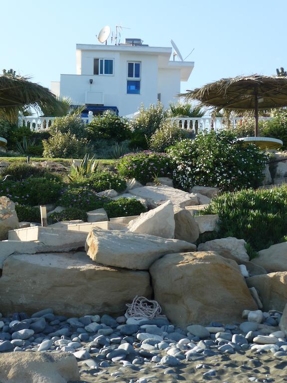 Zygi Beachfront Villa מראה חיצוני תמונה