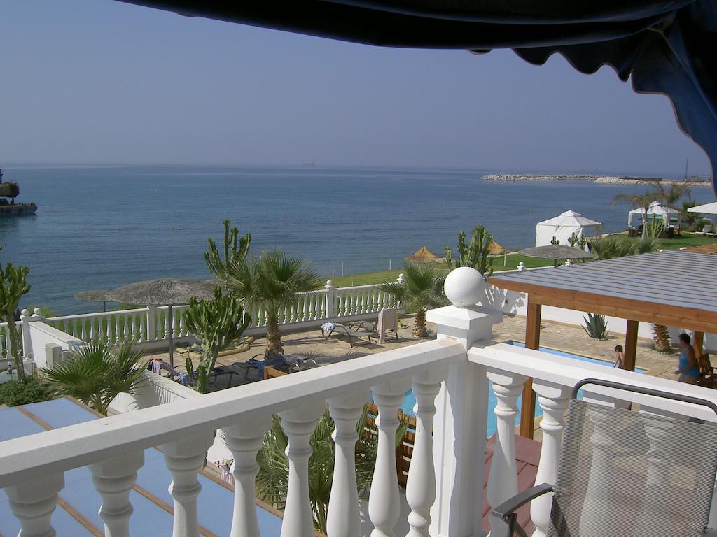 Zygi Beachfront Villa מראה חיצוני תמונה