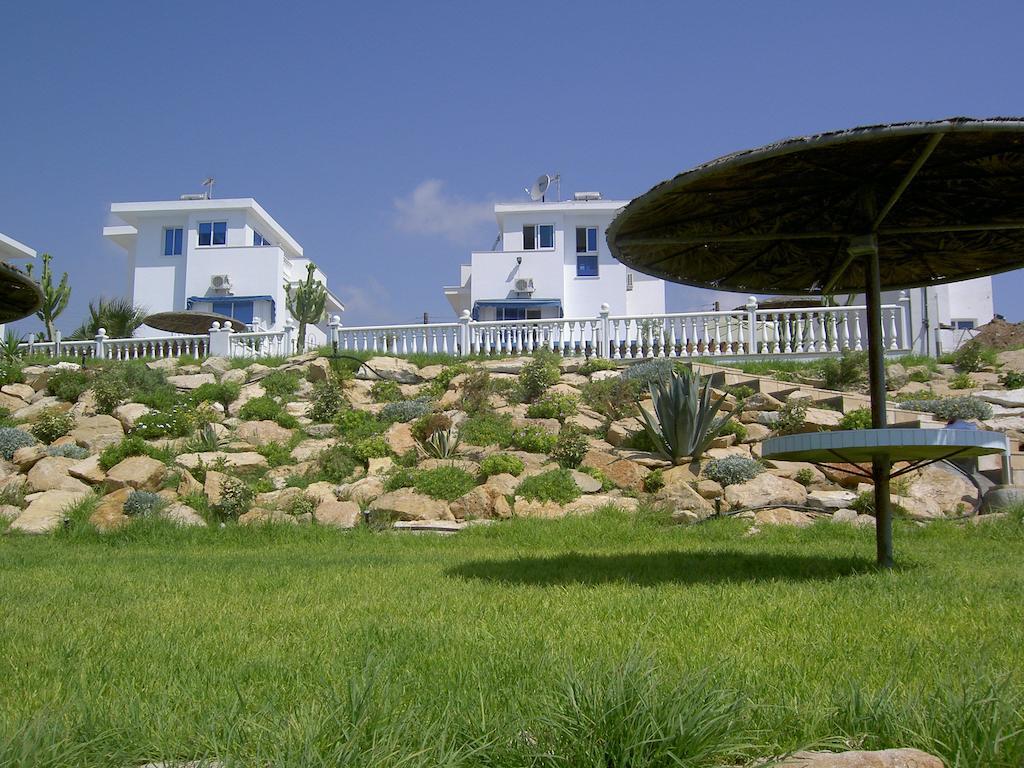 Zygi Beachfront Villa מראה חיצוני תמונה