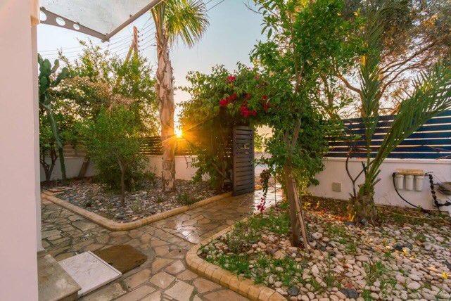 Zygi Beachfront Villa מראה חיצוני תמונה