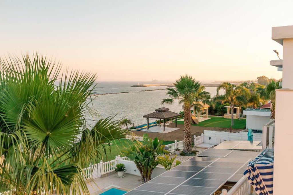 Zygi Beachfront Villa מראה חיצוני תמונה